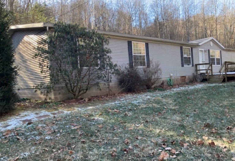 27832 Ripley Rd. Mt Alto, WV